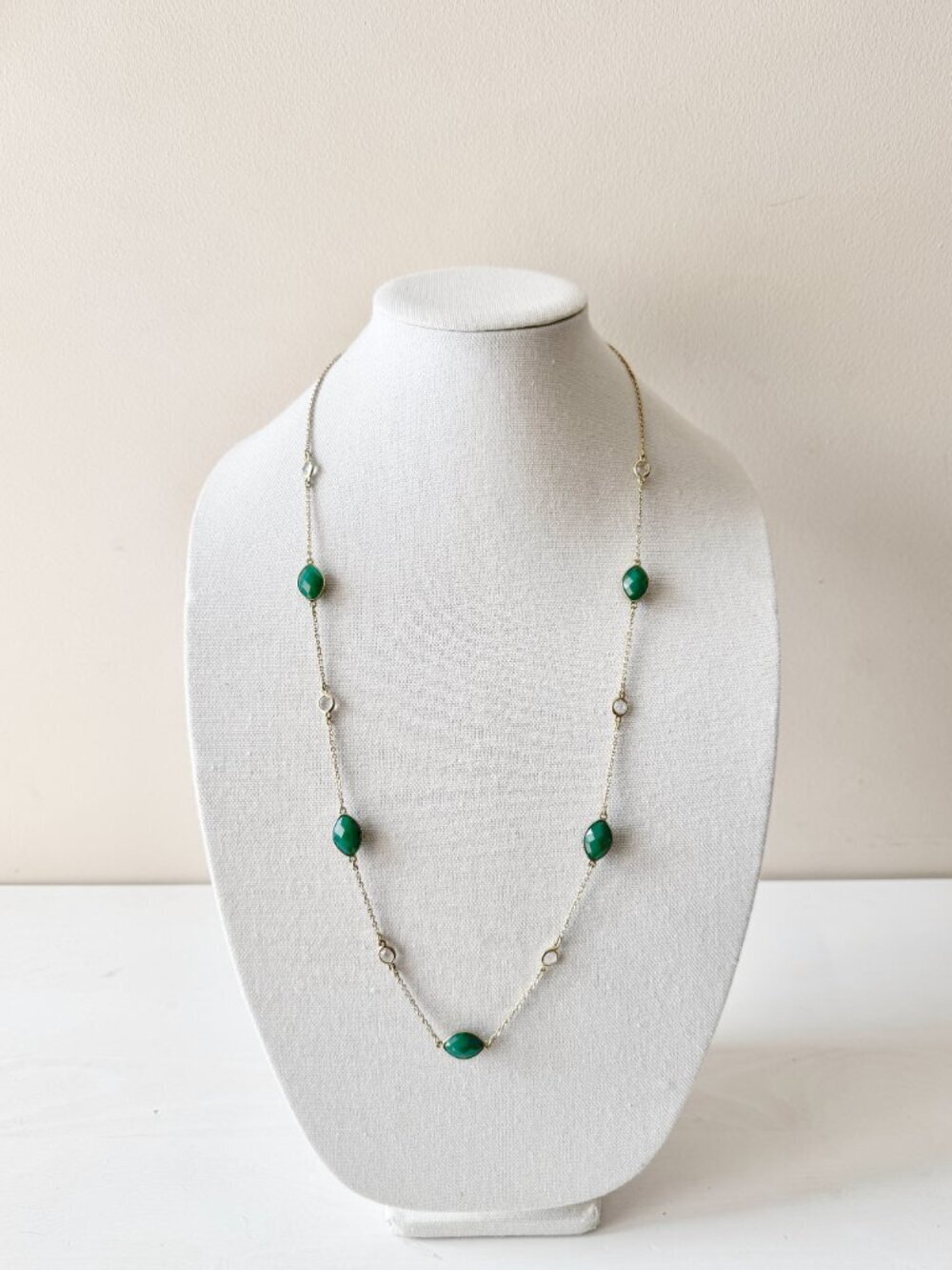 BANANA REPUBLIC Green Faceted Stone Gold Tone Chain Long Opera Necklace